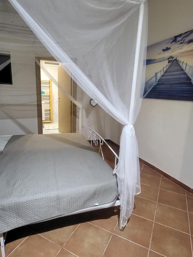 Appartamento Nel Vicolo Bari Esterno foto